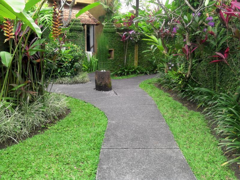 Tunjung Mas Bungalow Hotel Ubud  Exterior photo