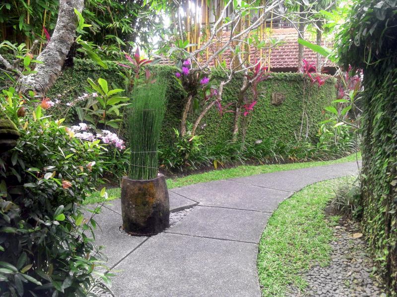 Tunjung Mas Bungalow Hotel Ubud  Exterior photo