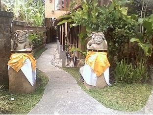 Tunjung Mas Bungalow Hotel Ubud  Exterior photo